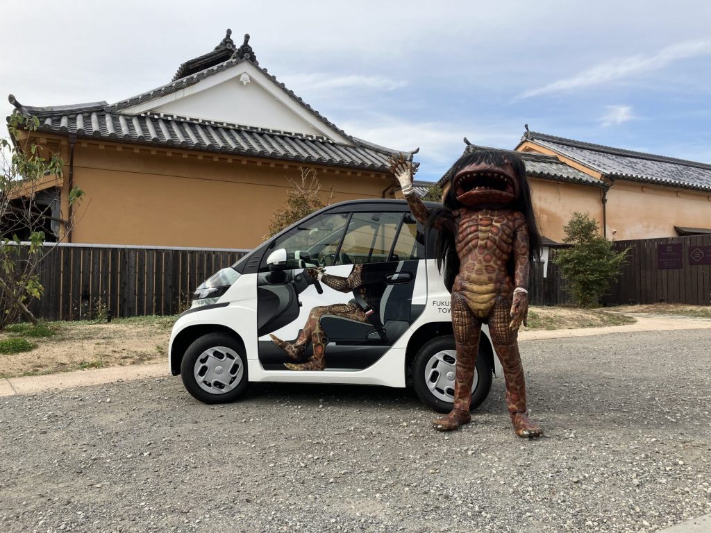 2人乗りの電気自動車は神崎交通にてレンタル可能。近隣の町への観光にも便利（提供：株式会社PAGE）