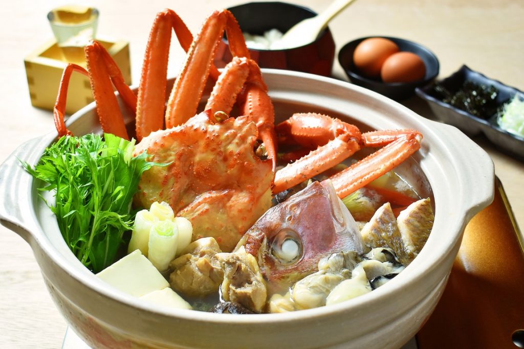 兵庫産の魚介類や野菜などを使った“五国鍋”。期間限定で味わえる（提供：兵庫県）