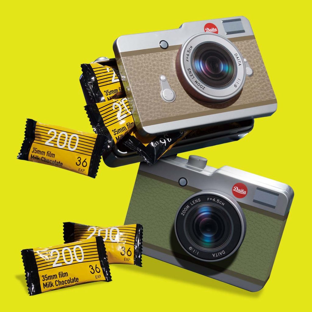 「オリジナル カメラ缶チョコレート」（648円）