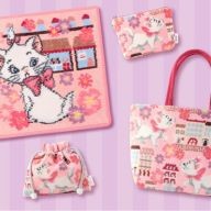 フェイラー】『おしゃれキャット』マリーがすまし顔でパリを散歩 