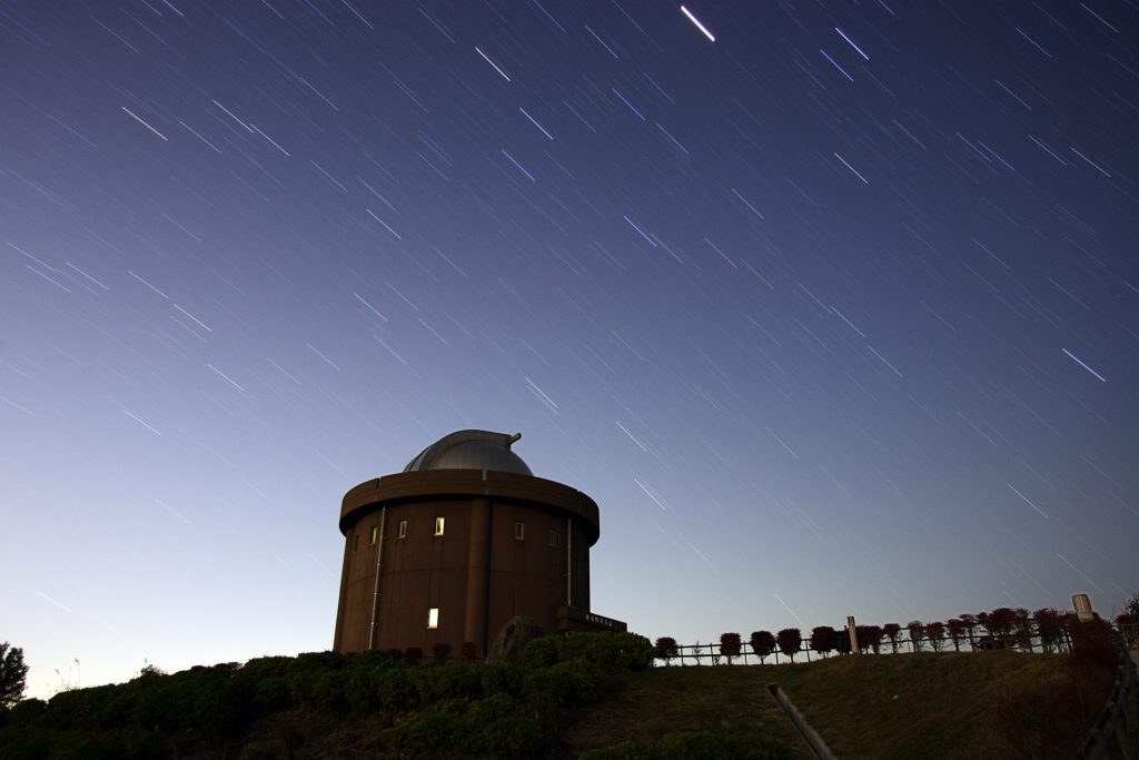 大野山山頂にある猪名川町天文台（アストロピア）。天体観測やプラネタリウムが楽しめる（画像提供：猪名川町）