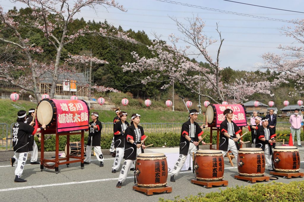 過去のいながわ桜まつりの様子　和太鼓が祭りを盛り上げる（画像提供：猪名川町）