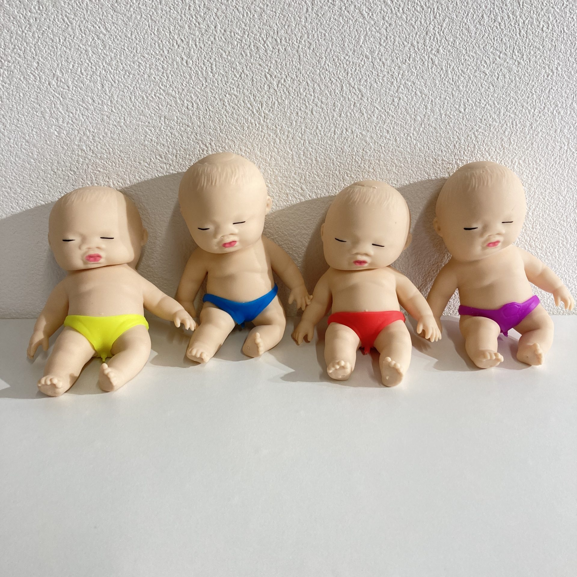 SNSでバズり中！ ひっぱって伸ばす赤ちゃん人形『アグリーベイビーズ