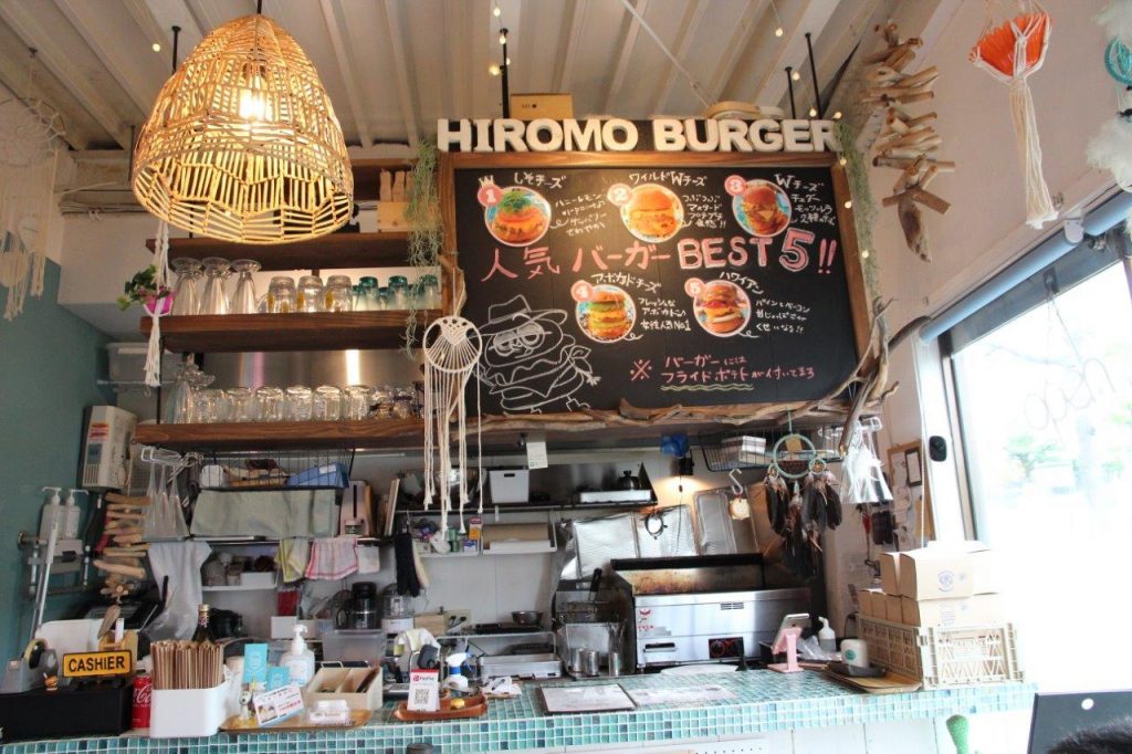 HIROMO BURGERの店内