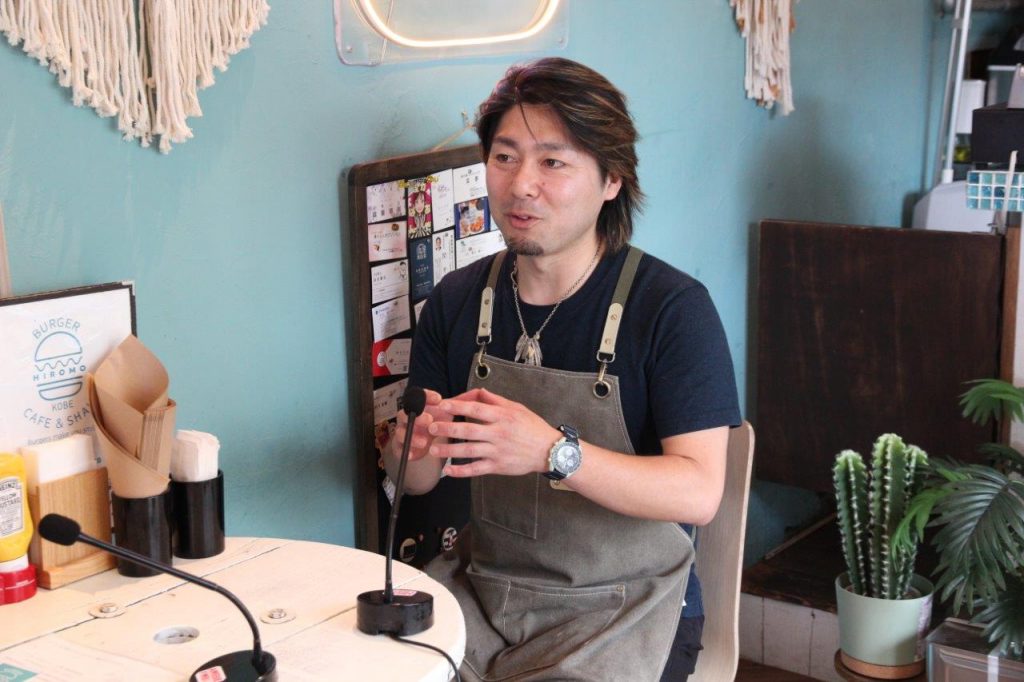 HIROMO BURGER（神戸市垂水区）のオーナー、下川裕之さん