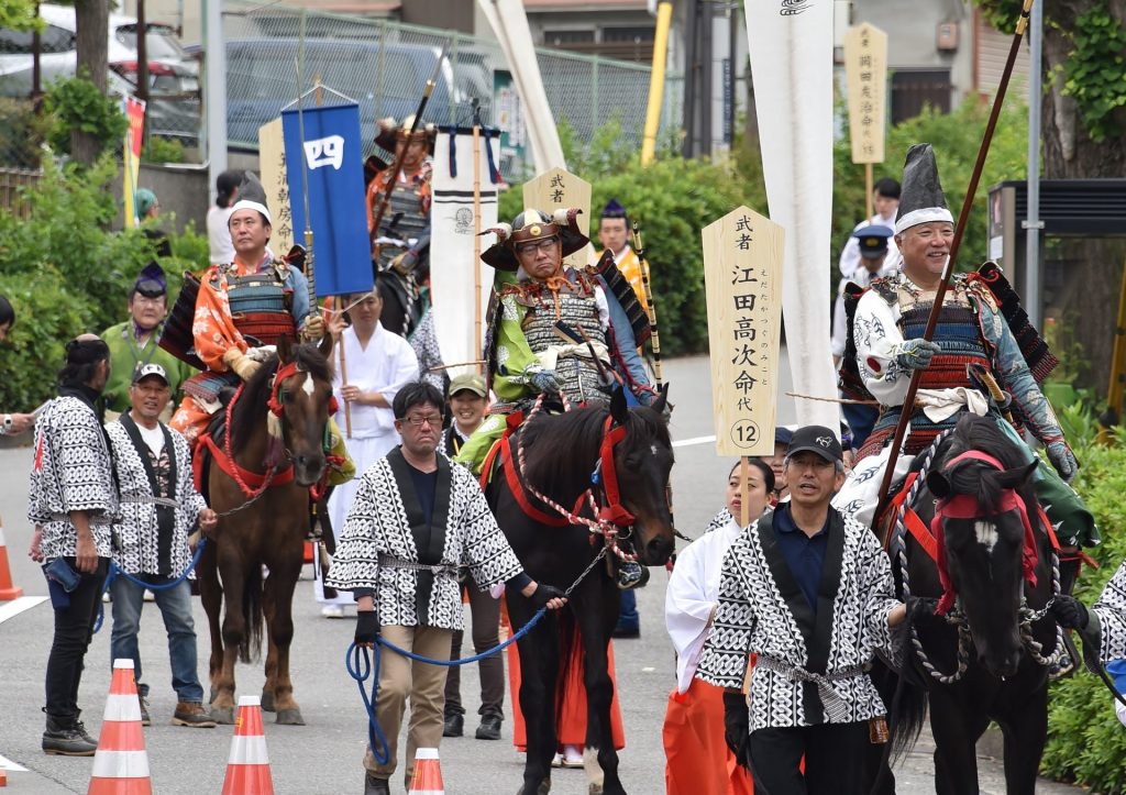 （平成30年開催時記録写真、楠公武者行列実行委員会提供）