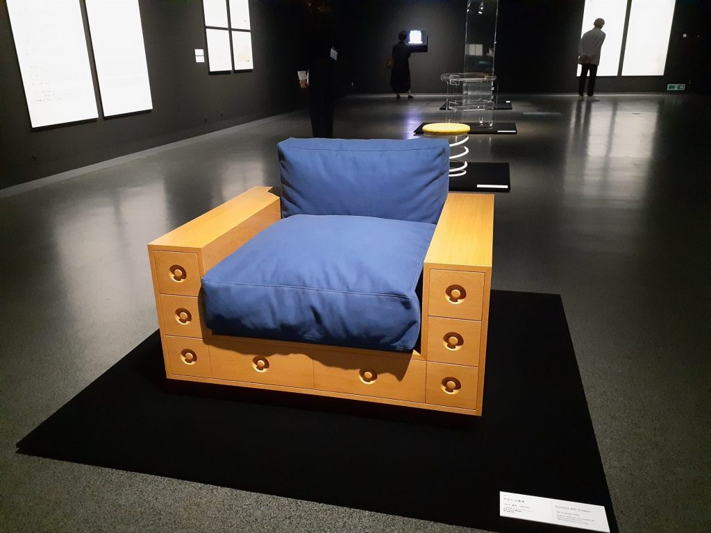 『引出しの家具』　1967年　富山県美術館蔵