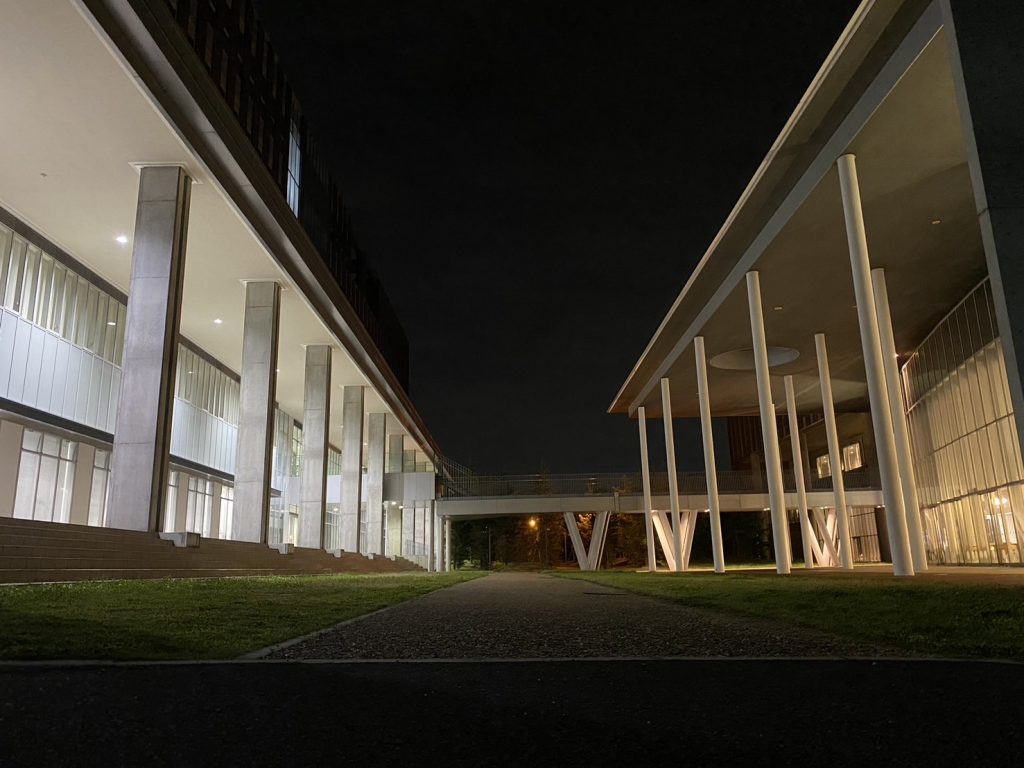 姫路大学キャンパス　夜の様子