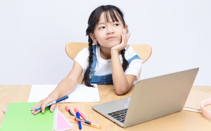 あなたはどっち？　夏の究極の選択「夏休みが増える」か「宿題が減る」か　※画像はイメージです　(C)123RF.COM