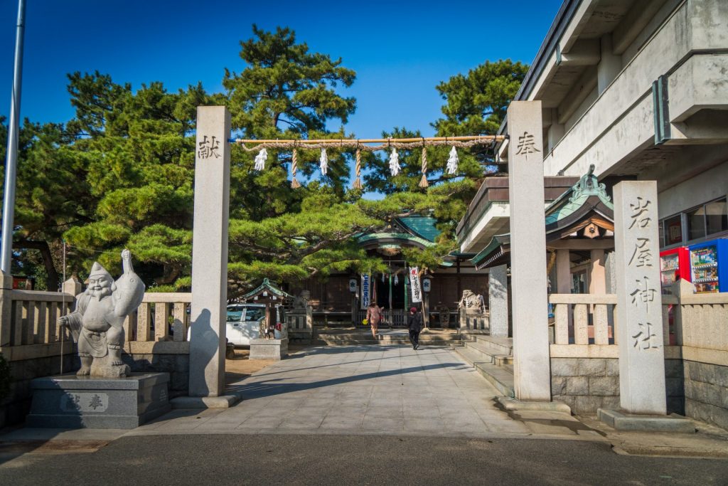 岩屋神社（提供：明石観光協会）