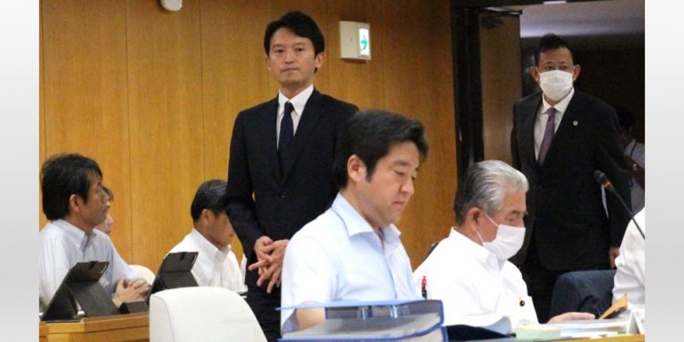 斎藤・兵庫県知事ら追及する百条委委員の兵庫県議、議員辞職　 SNSでの“中傷”原因か？