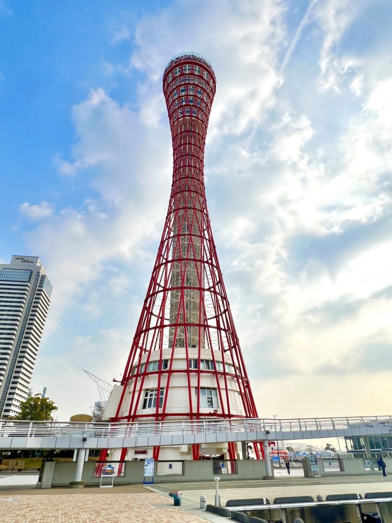 神戸ポートタワー全景（神戸市中央区）