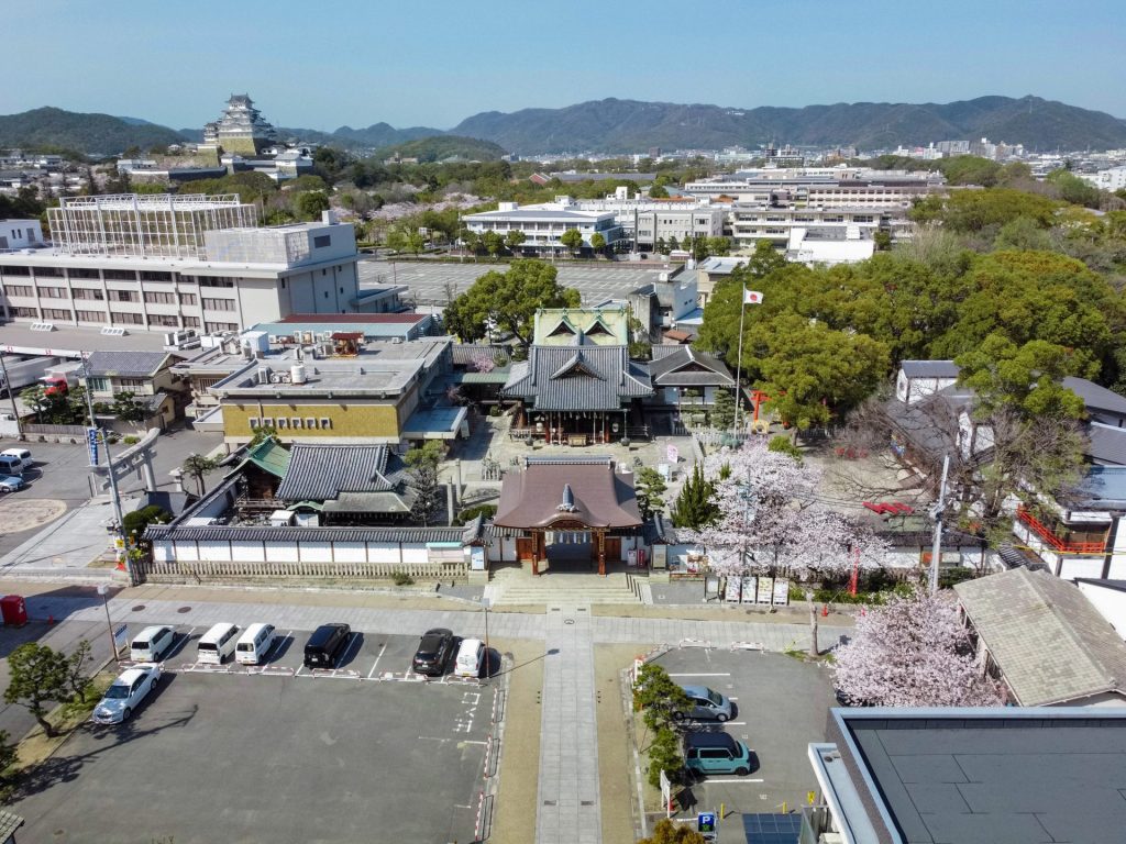 神社全景　提供：播磨国総社射楯兵主神社