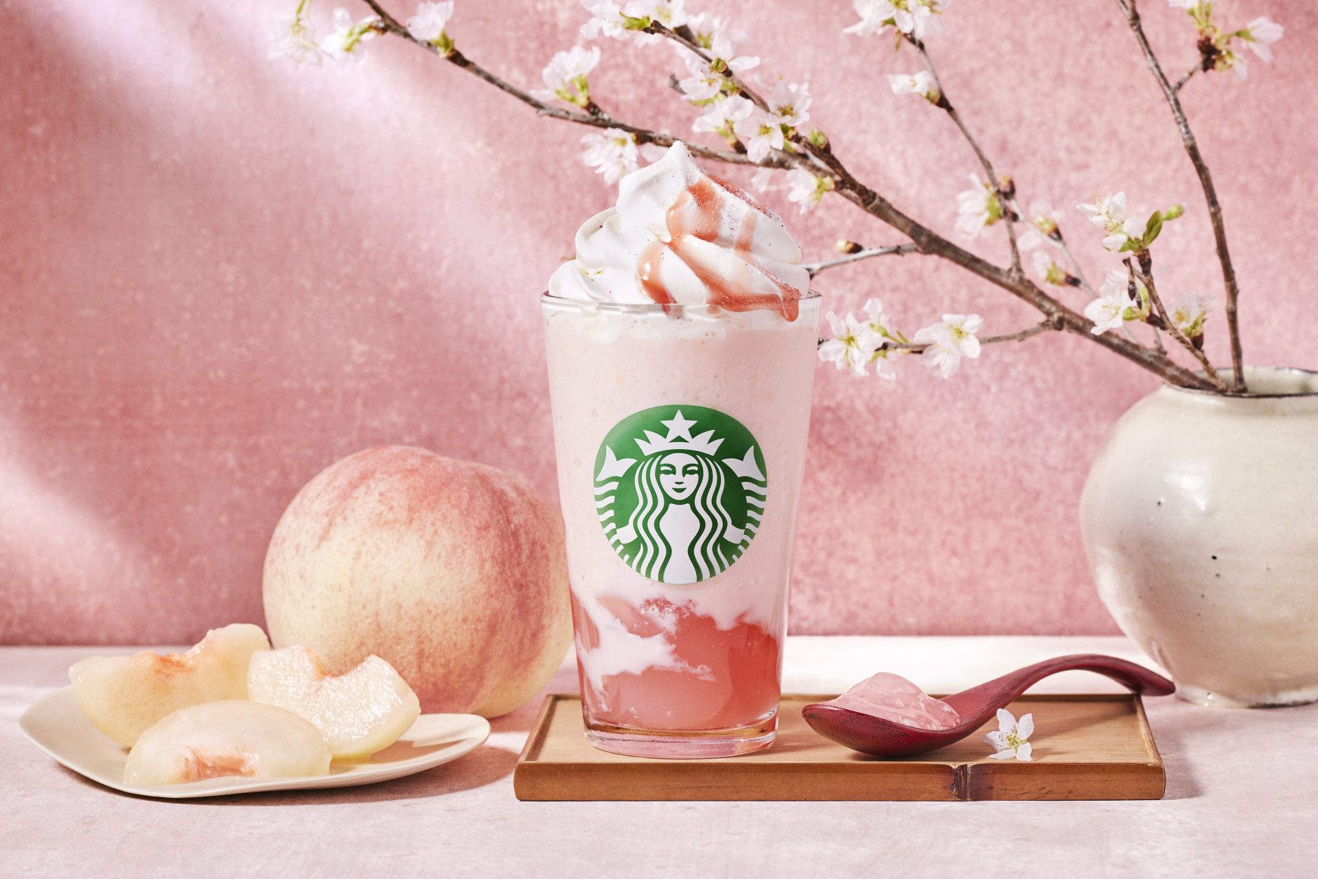 スタバ春の新作「白桃と桜わらびもちフラペチーノ」日本の美を表現