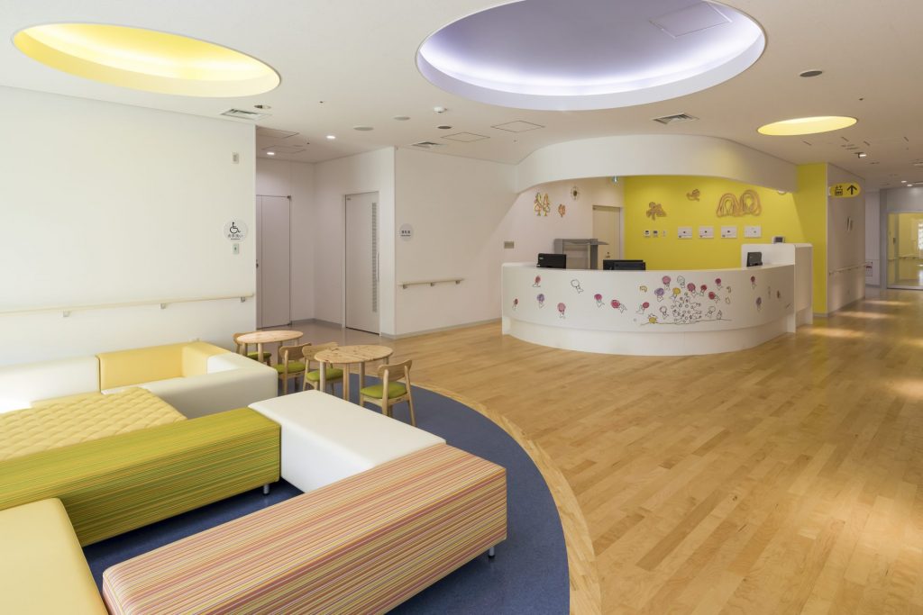 待合室　提供：兵庫県立粒子線医療センター附属神戸陽子線センター