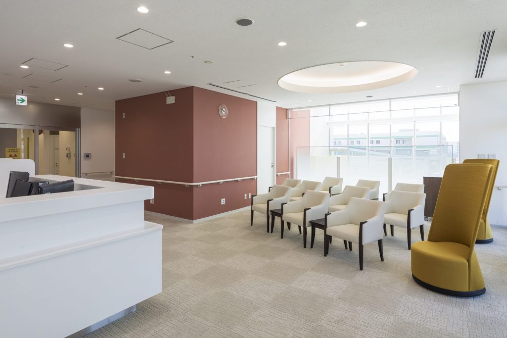 待合室　提供：兵庫県立粒子線医療センター附属神戸陽子線センター