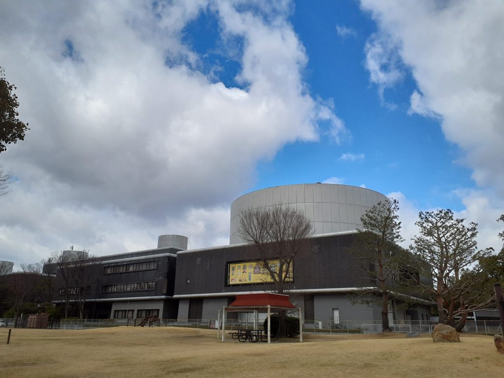 国立民族学博物館