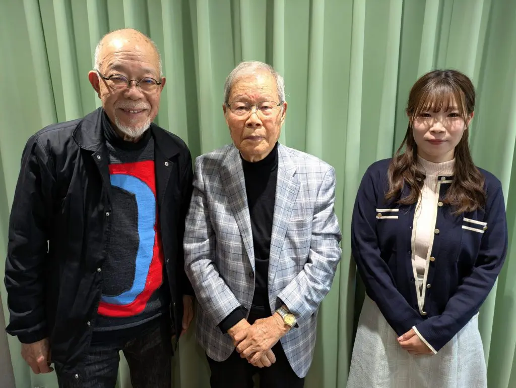 写真中央:播磨学研究所名誉所長の中元孝迪さん 左:パーソナリティの谷五郎 右:アシスタントの洲崎春花