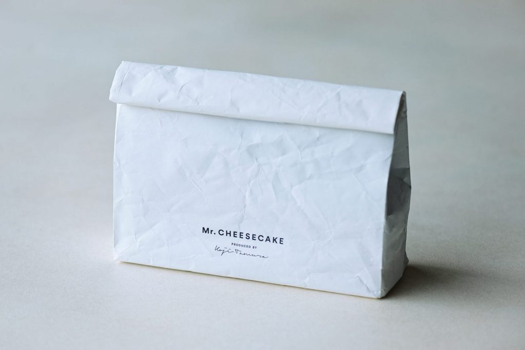 「Mr. CHEESECAKE Classic / Bag」（3780円）オリジナルの保冷バッグ
