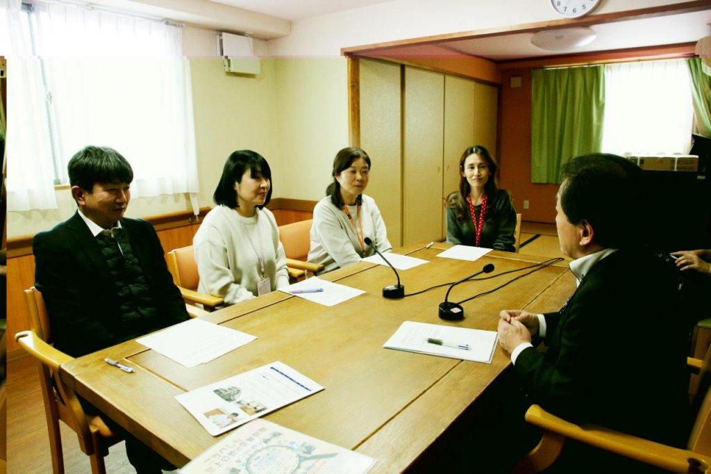 インタビューの様子