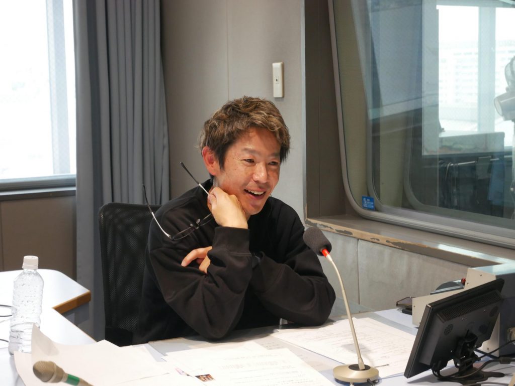 フリーアナウンサーの清水健