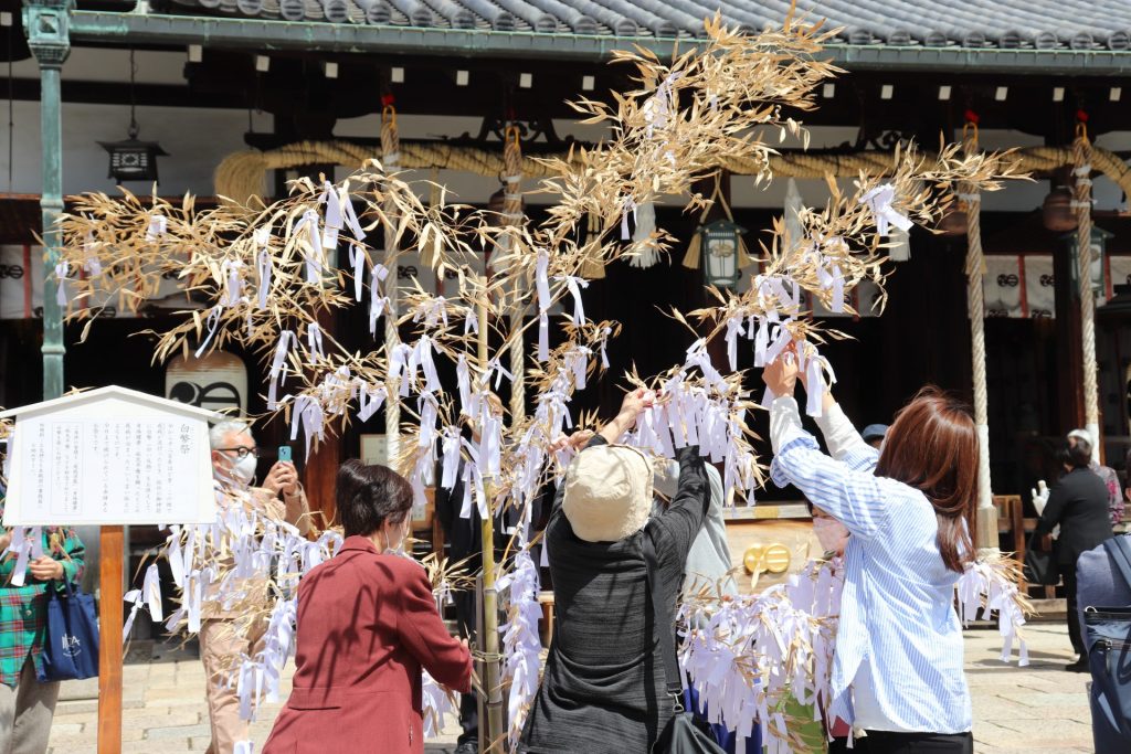 【白幣祭の様子　提供：播磨国総社射楯兵主神社】