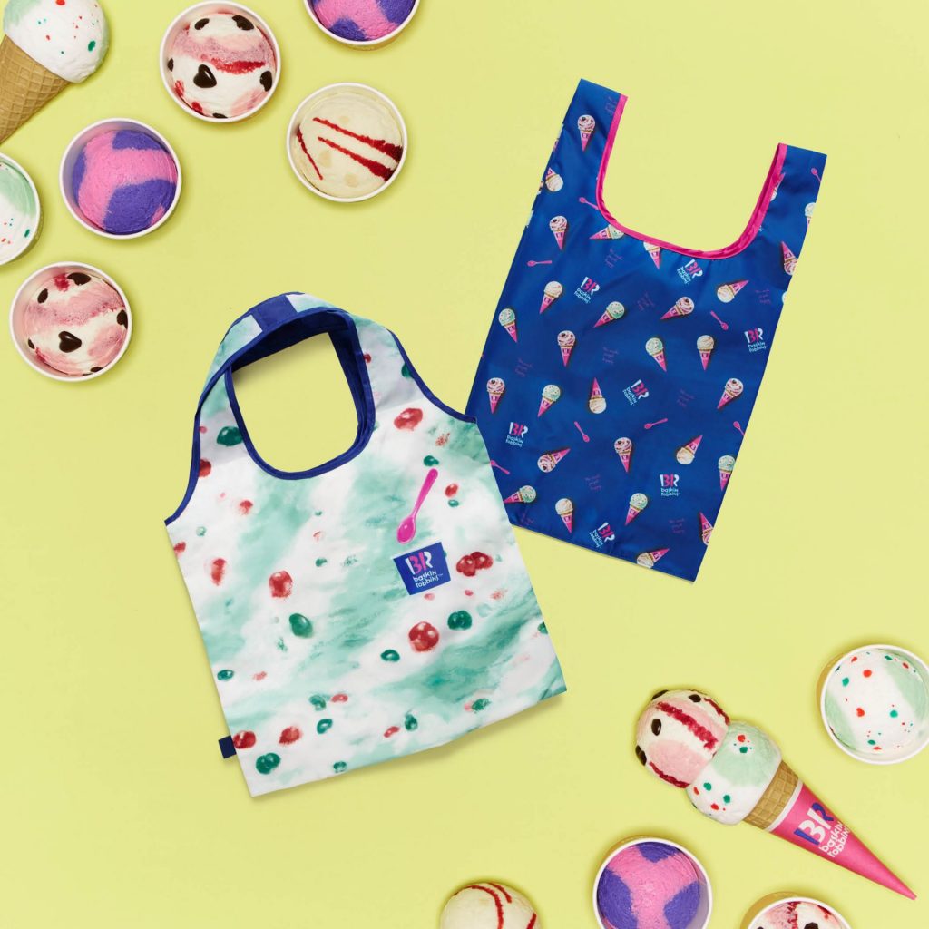 「保冷バッグM」（2640円）、「コンパクトバッグM」（1980円）