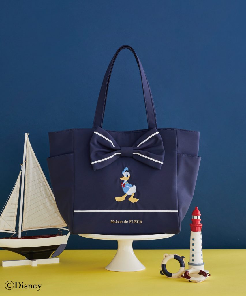 「Donald Duck サイドポケットトートバッグ」（9200円）
