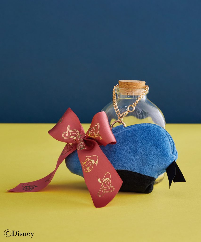 「Donald Duck 帽子ポーチ」（4950円）