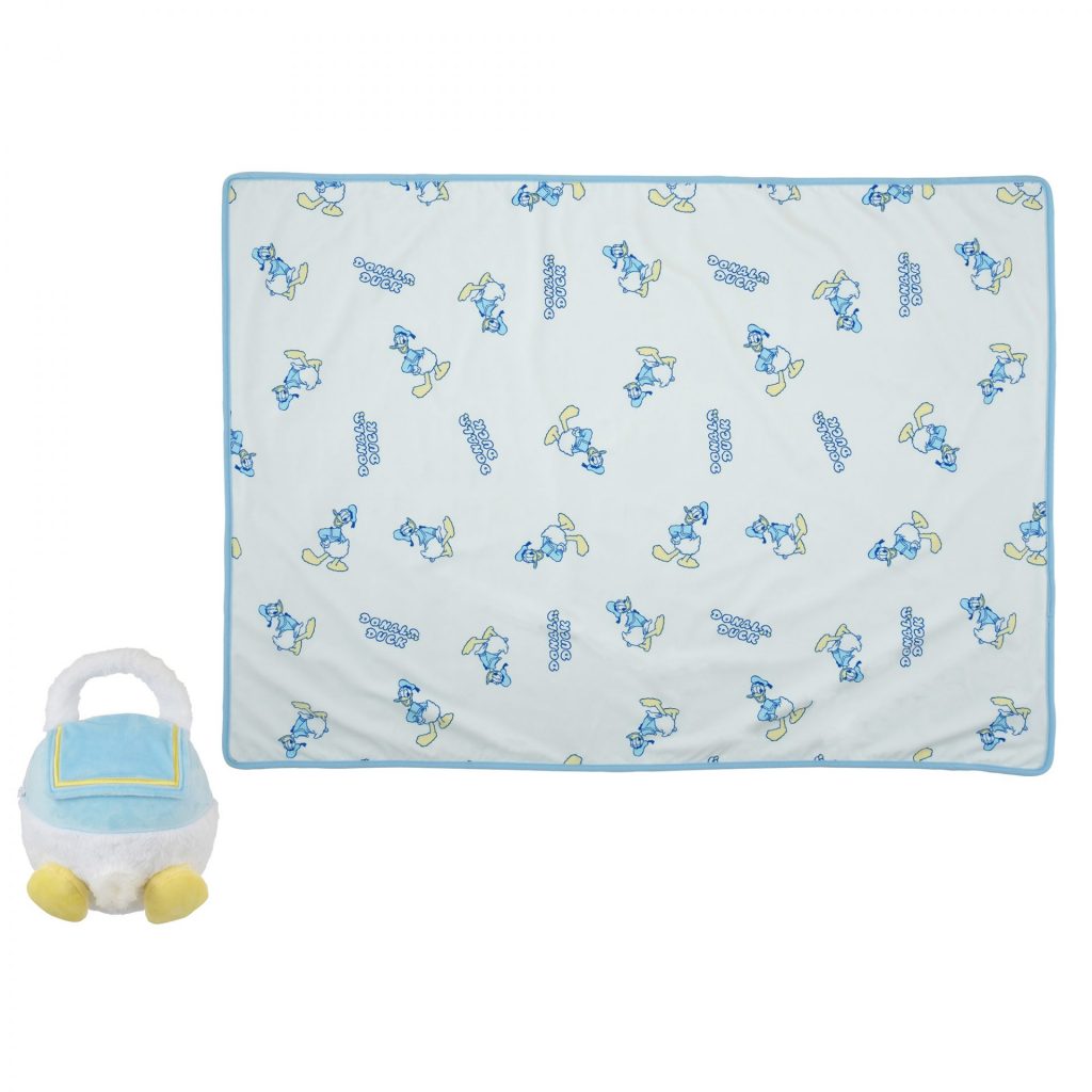 ドナルド ブランケット ケース入り Cool DONALD MOKOMOKO BIRTHDAY（4400円）(C)Disney