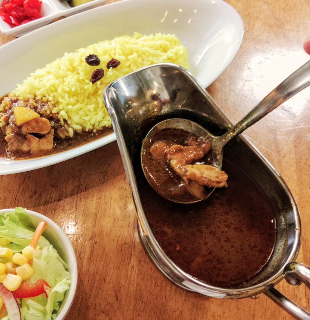 ヨット特製印度風チキンカリー　（提供：喫茶ヨット）