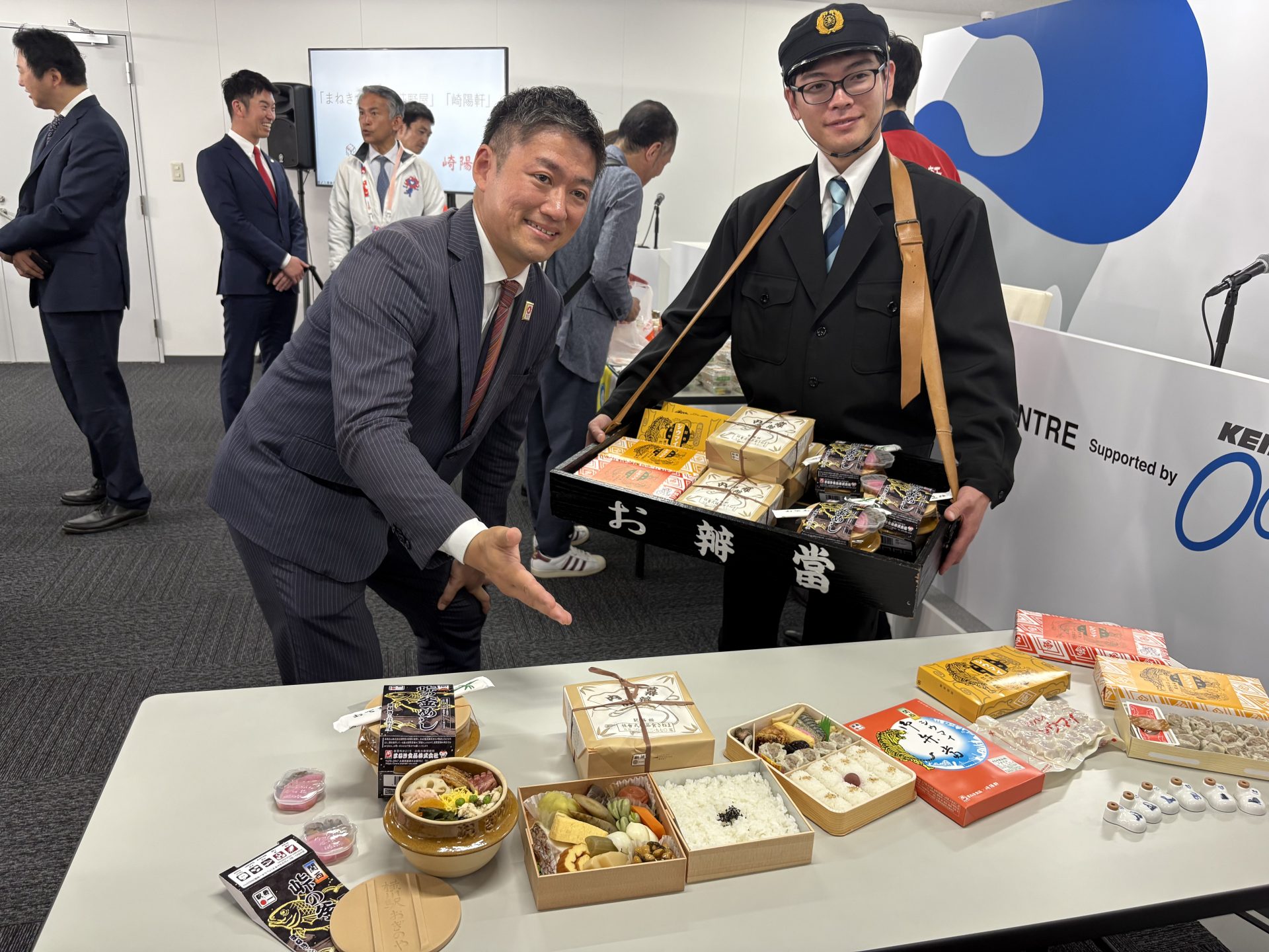 【非売品】大阪関西万博 ベルギー館　マグネット式ピンズ レア・非売品】2025年 大阪関西万博 ベルギー館 マグネット式