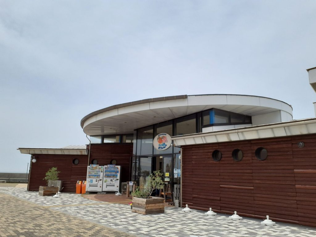 神戸市立水産体験学習館 さかなの学校(神戸市垂水区)