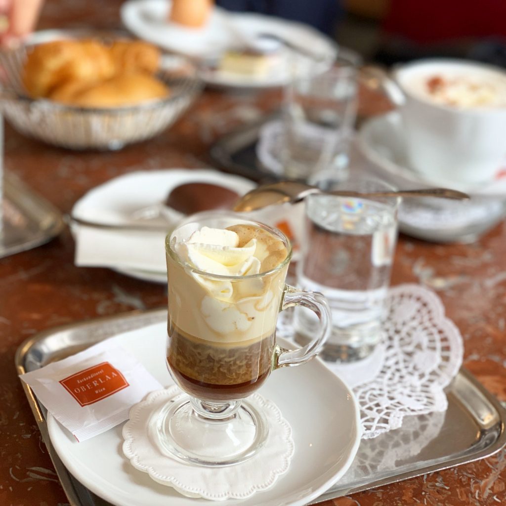 アインシュペナー（日本でいうウィンナ・コーヒー）　Austria Tourism / Tokyo