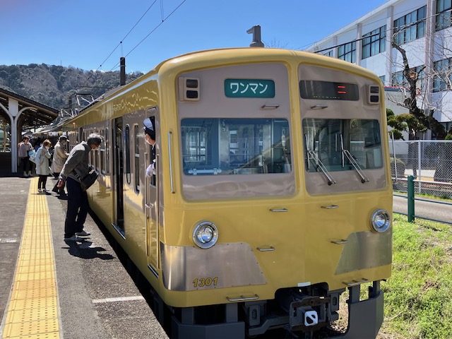 ④９７１５　　１３００系