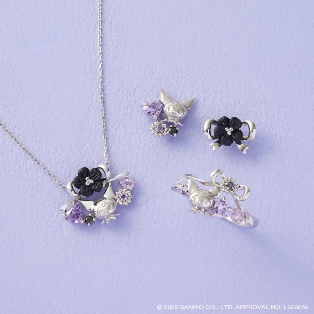 Samantha Tiara 「クロミ」コレクション（ネックレス　2万3100円、リング　1万9800円、ピアス　2万3100円）