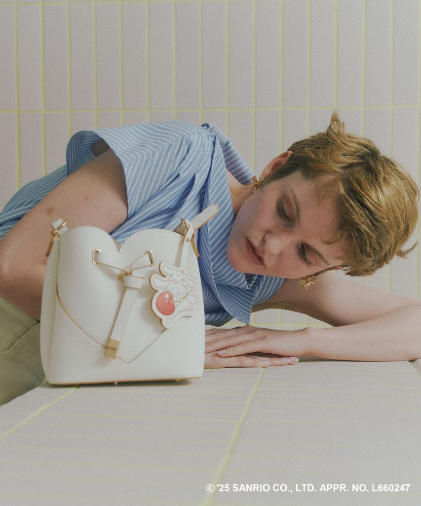 VIS【シナモロール】VIS別注ハートカットバッグ（スモール　カラー：ホワイト　6919円）