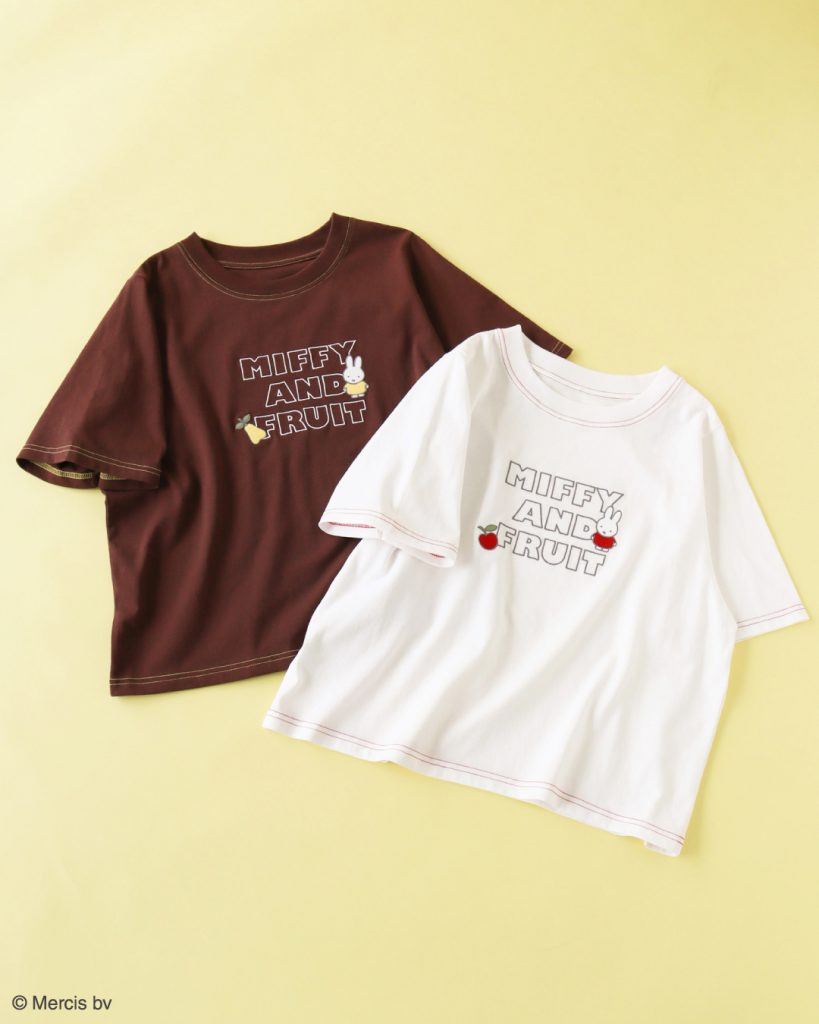 「miffy/フロントロゴ刺しゅうTシャツ」（カラー：Off White/Brown　3990円）