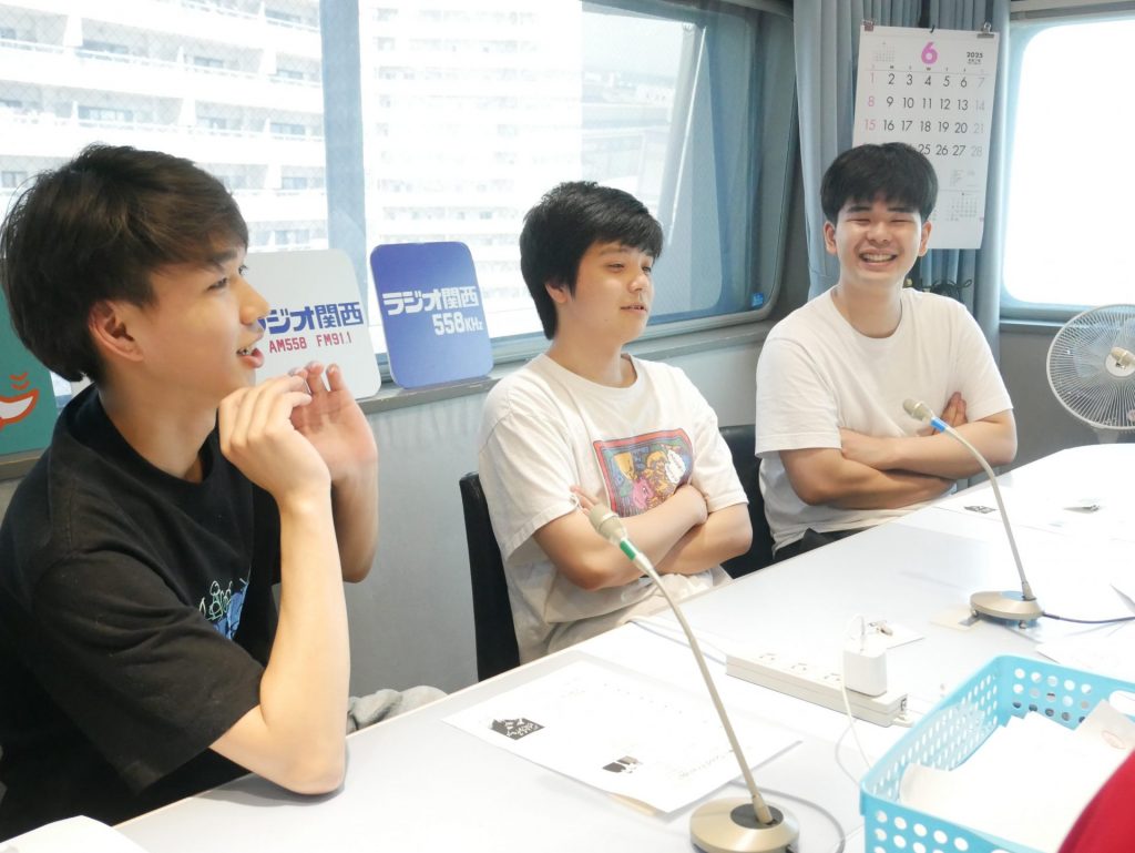 生姜猫の川﨑・ケージュ・カンサイ（左から）