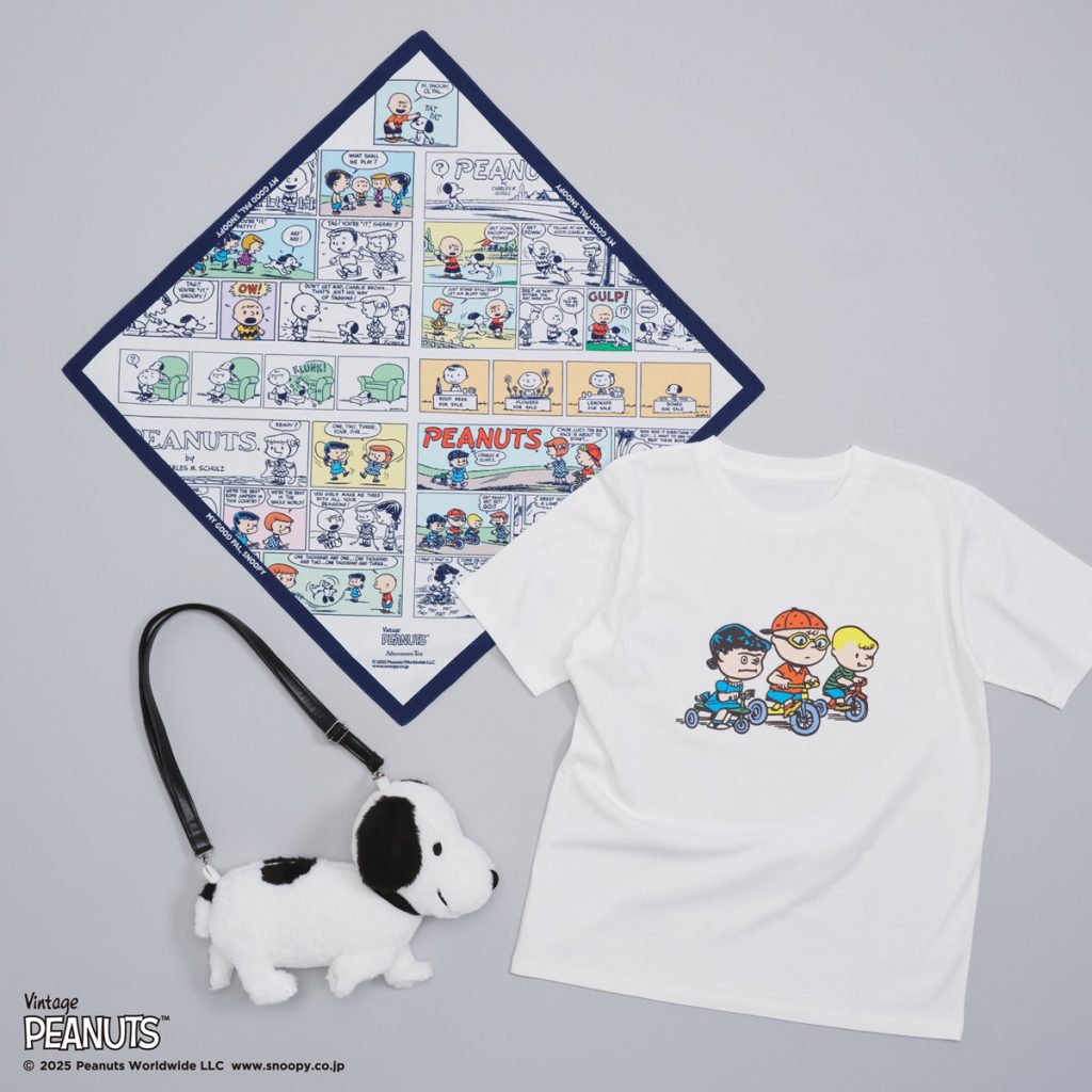 「バンダナ」 （1430円）、「スヌーピーバッグ」（4400円）、「プリントT 」（4950円）(C) 2025 Peanuts