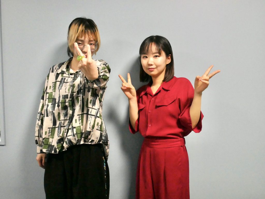 はるかぜに告ぐ とんず（左）、一色といろ（右）