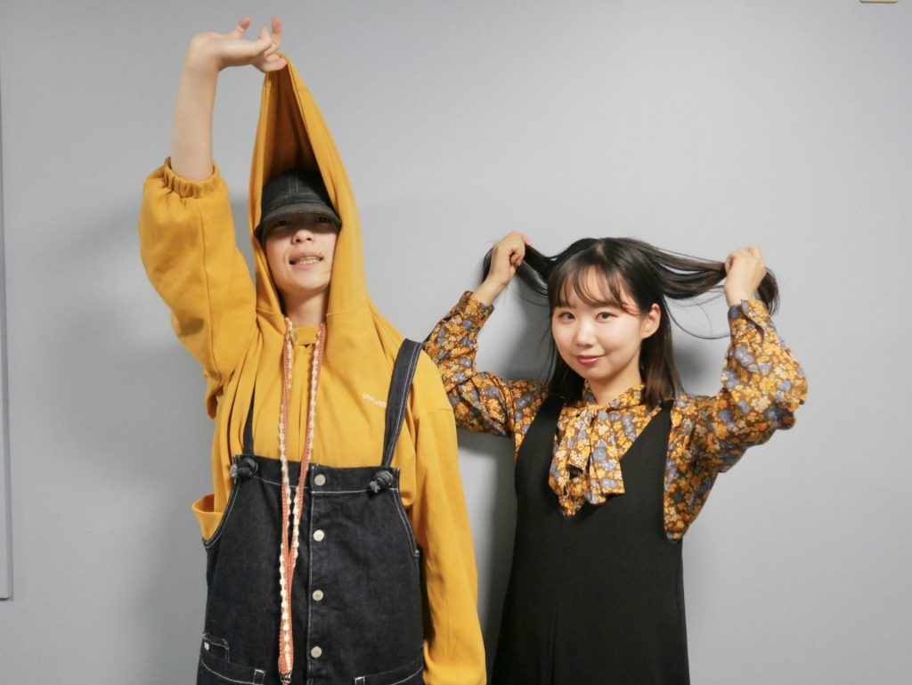 はるかぜに告ぐのとんず（左）、一色といろ（右）