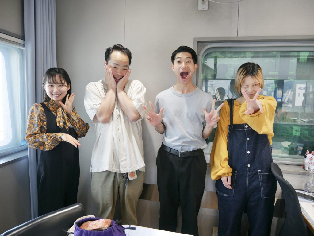 ライムギ　なつみさん（中央左）、れんぺいさん（中央右）、はるかぜに告ぐ　一色といろ（左）、とんず（右）