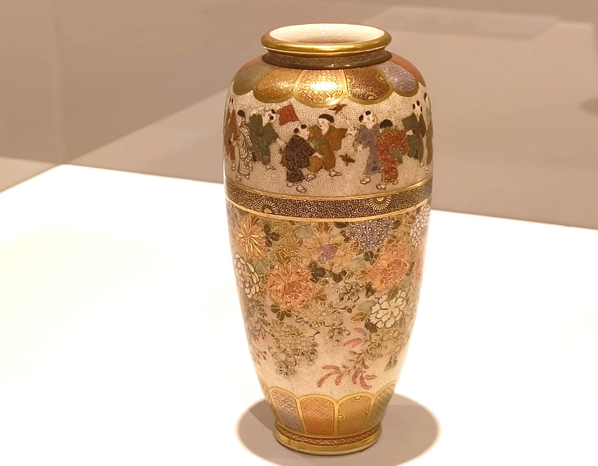 竹細工のような立体的な模様も 明治期の高い技術 特別展｢博覧会の時代