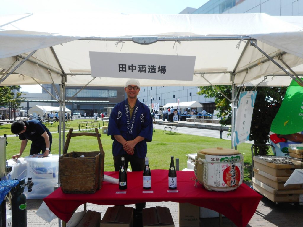 姫路の酒蔵 田中酒造場のブース 商品はイベントの前半で売り切れる人気ぶり 提供:姫路信用金庫