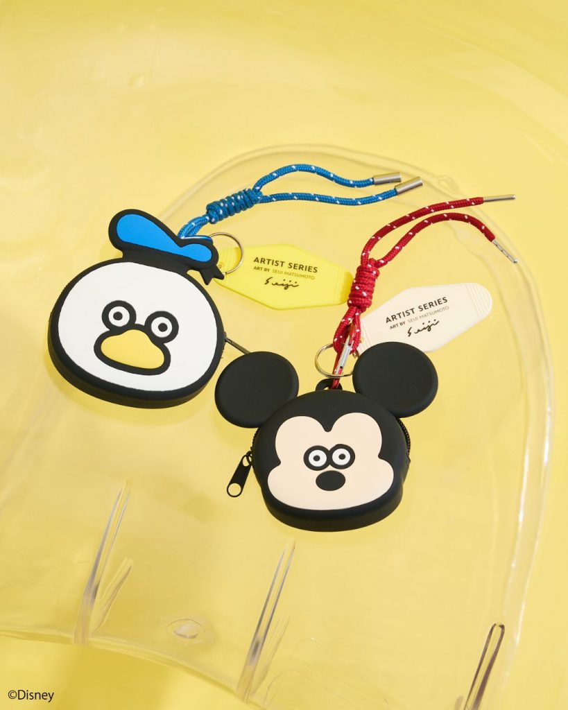 Mickey friend フェイスポーチチャーム（全2種 各2990円）