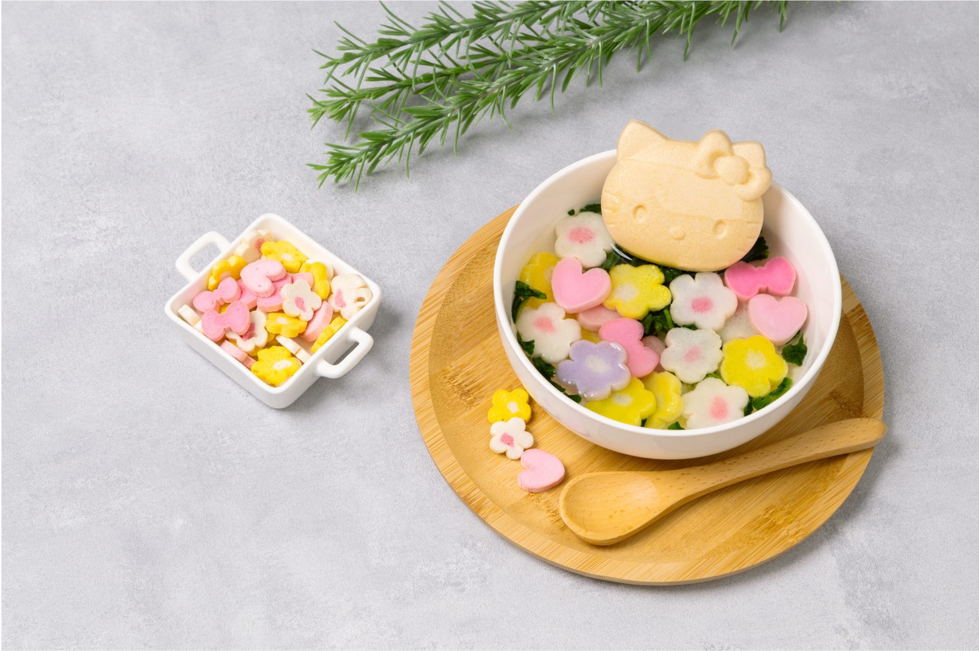 ハローキティが金沢の伝統「麩」とコラボしたギフトセット新発売