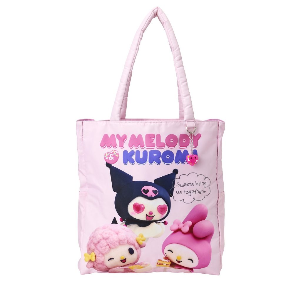 トートバッグ（2497円）(C)Netflix. Used with permission.　(C)2025 SANRIO CO.,LTD.　著作：(株)サンリオ