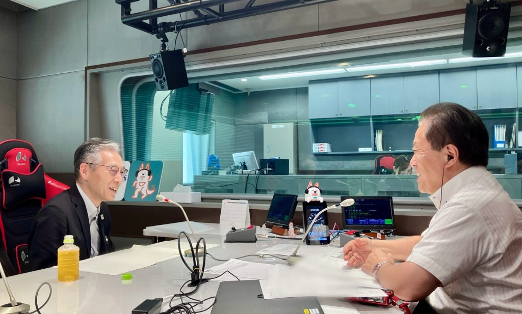 「中播磨県民センターでは、観光客に管内をを周遊してもらうための事業を展開している」と話す、井野センター長（左）