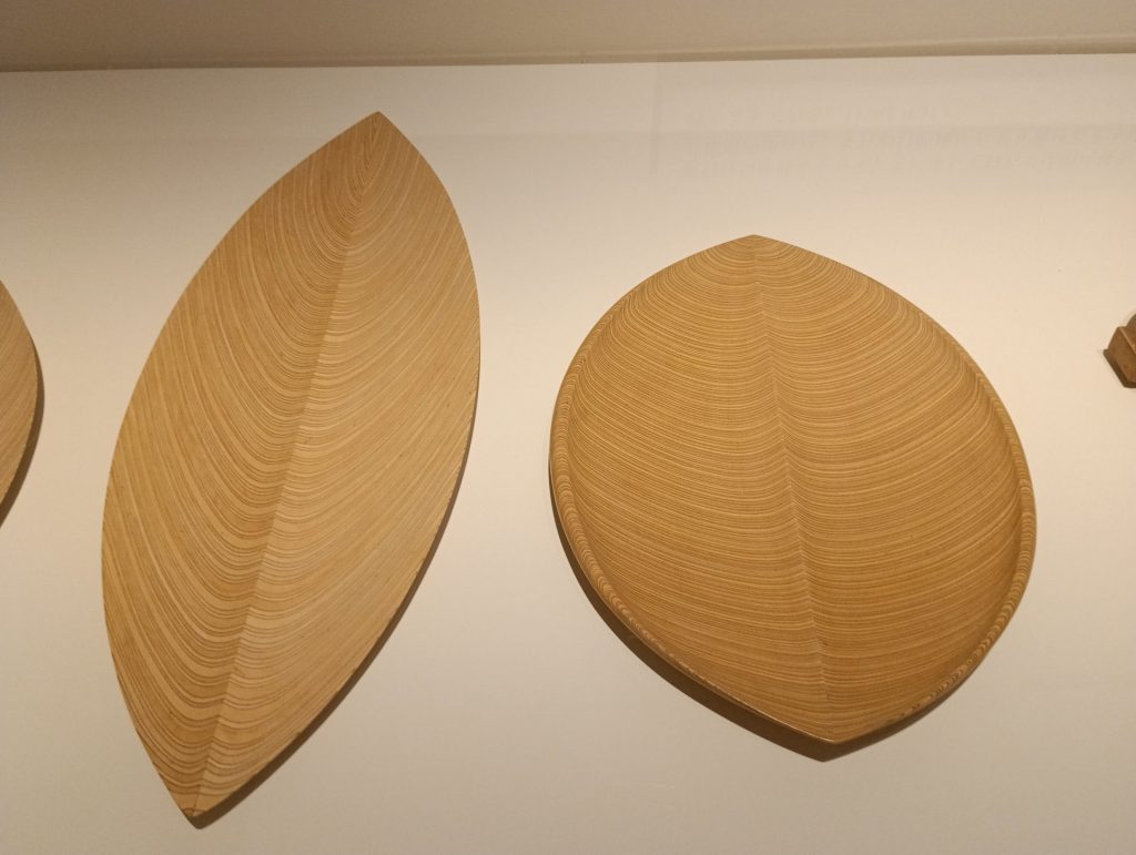 展示風景より：『レヒテイヴァティ / リーフ・ディッシュ』1950年代　合板　